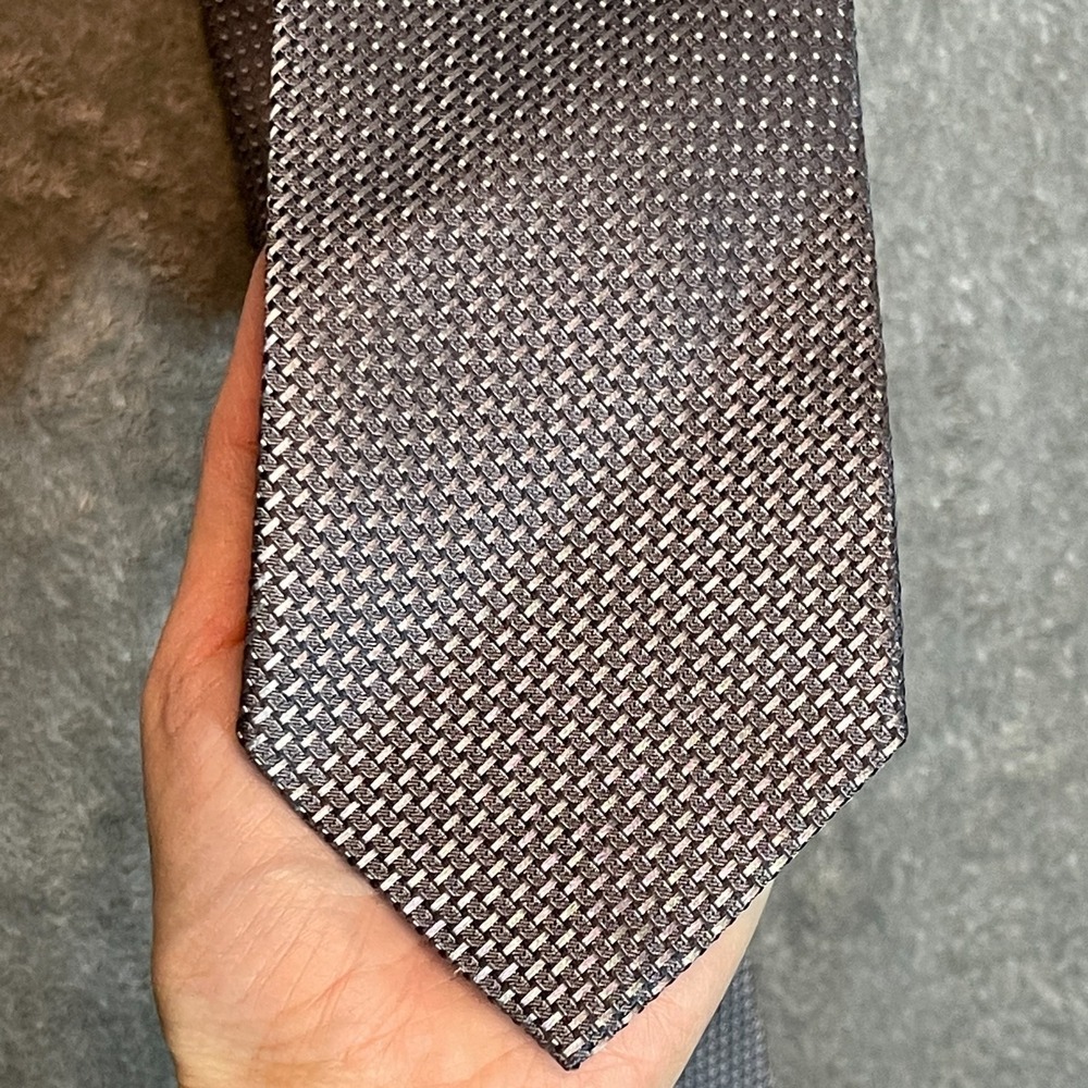 Brooks Brothers Mens 346 Pure Silk Tie Geometric Neutral Gray